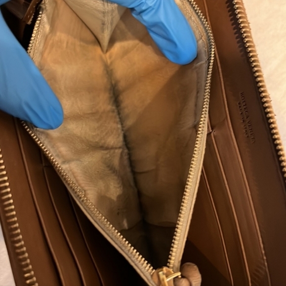 Authenic Bottega Veneta Long Zip Wallet/ Crossbody with an unbranded chain,Brown - Picture 9 of 16